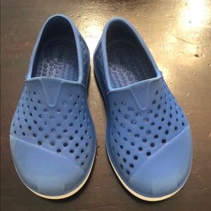 Toms blue water shoes toddler size 6